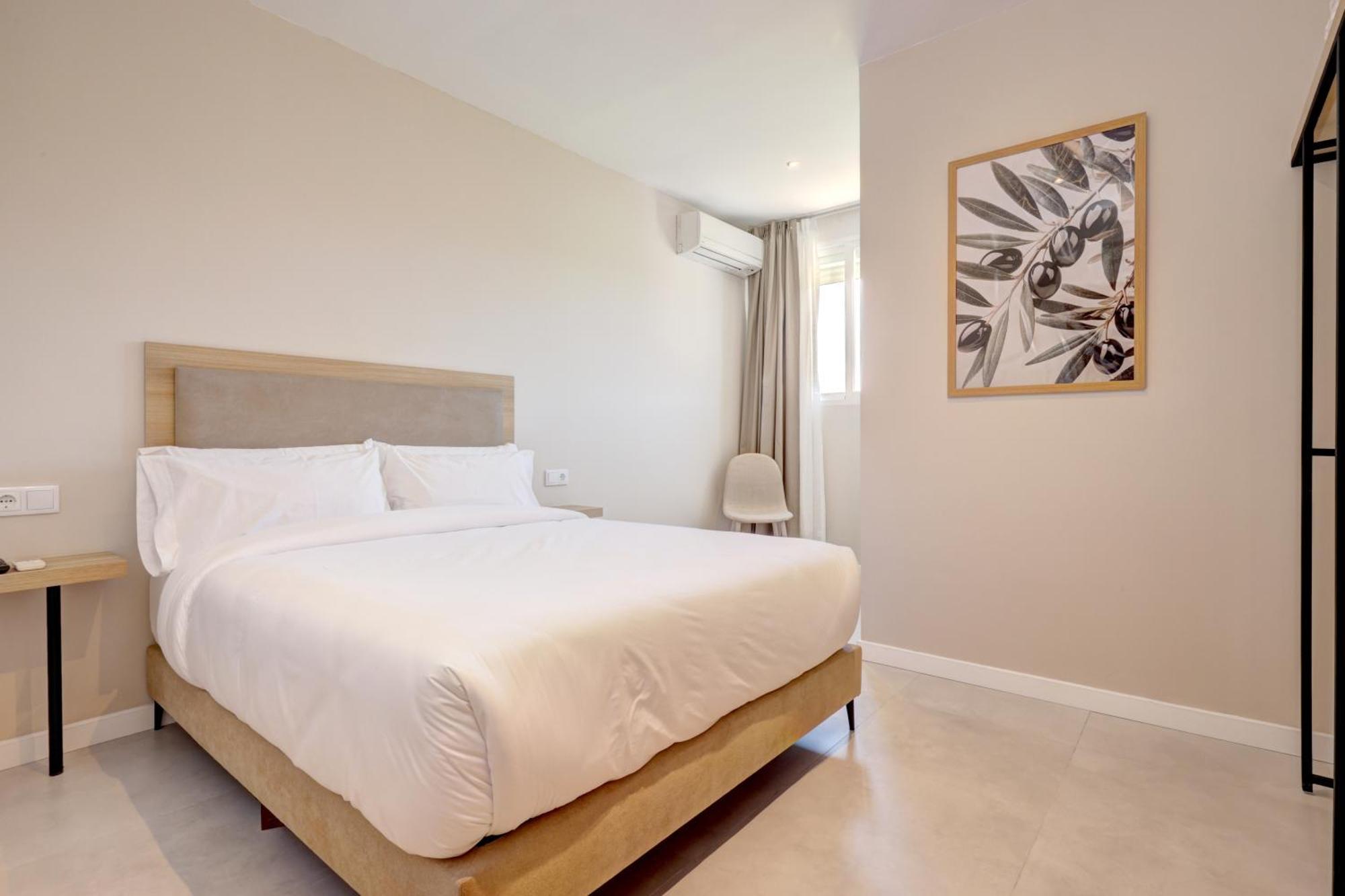 Hostal Puerta Almar 埃斯特波纳 外观 照片