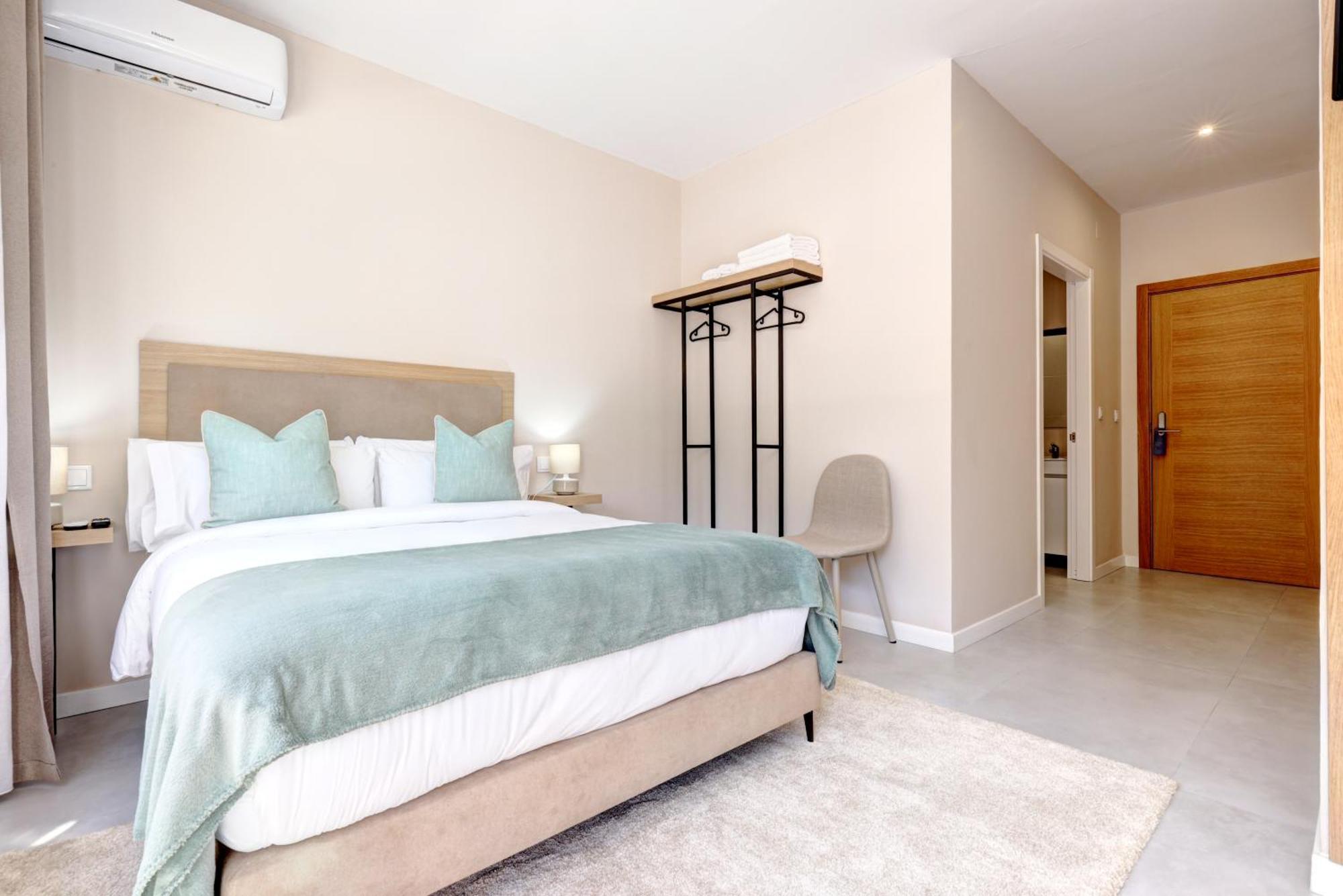 Hostal Puerta Almar 埃斯特波纳 外观 照片