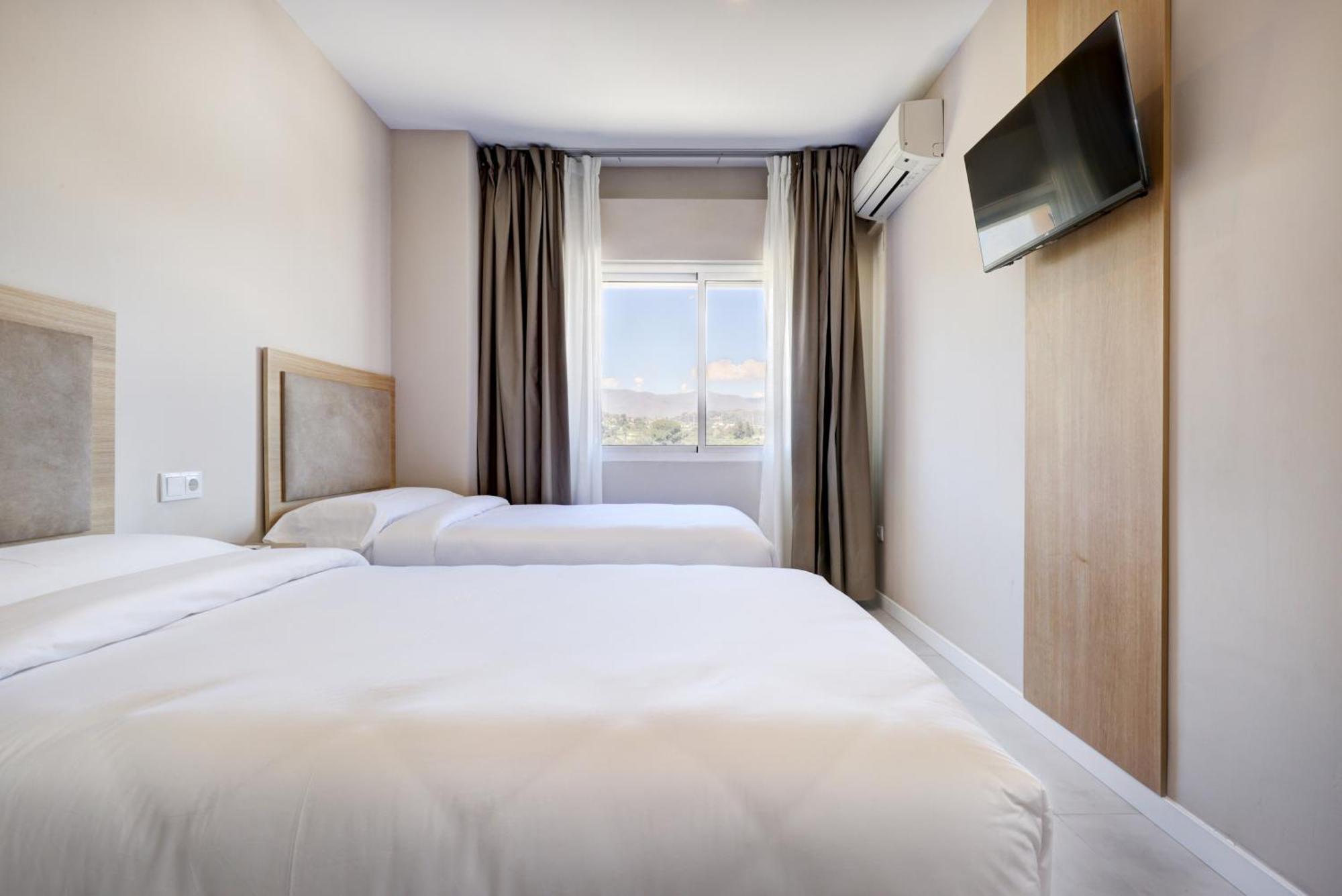 Hostal Puerta Almar 埃斯特波纳 外观 照片